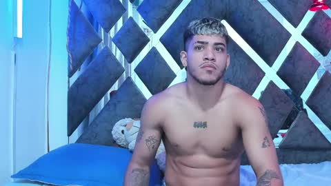 izaack online show from January 11, 4:22 pm