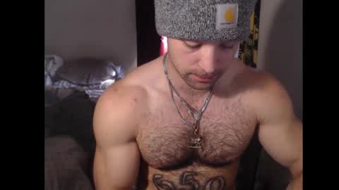 Snapshot of izak144 chatting on February 11, 8:31 pm izak144 online show from February 11, 8:31 pm