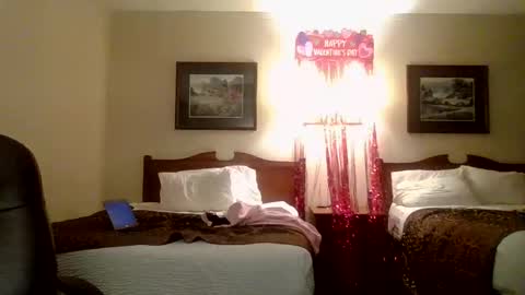 Snapshot of izzame2 chatting on February 15, 6:44 am Willis online show from February 15, 6:44 am