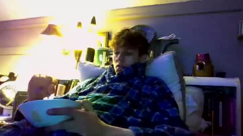 Snapshot of izzame2 chatting on February 17, 6:31 am Willis online show from February 17, 6:31 am