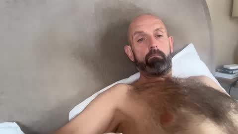 izzysboytoy1 online show from March 23, 9:37 am