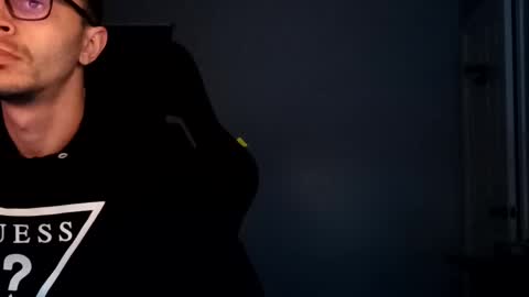 Yoursexxyguy online show from March 5, 4:57 am