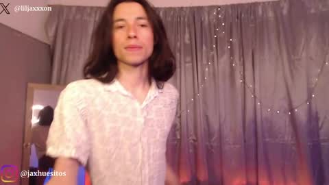 Hey im Jaxxxon check my info     online show from June 9, 1:02 pm