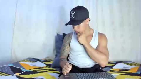 i am juan musiry independent model  online show from December 18, 6:10 am