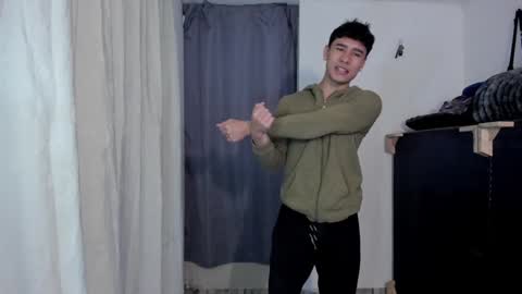 Noah online show from February 6, 2:26 pm