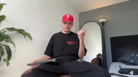 INDEPENDENT MODEL online show from April 20, 6:10 pm