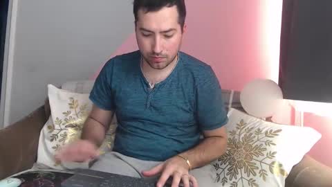 jackson222222222 online show from April 25, 12:52 pm