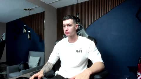 Snapshot of jacksonolsenn chatting on December 7, 2:35 pm Jackson Olsen online show from December 7, 2:35 pm