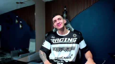 Snapshot of jacksonolsenn chatting on December 10, 12:05 pm Jackson Olsen online show from December 10, 12:05 pm