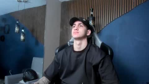 Snapshot of jacksonolsenn chatting on December 3, 11:54 am Jackson Olsen online show from December 3, 11:54 am