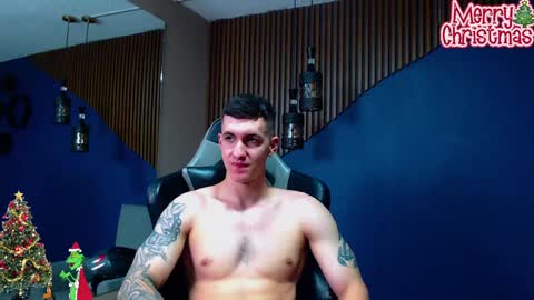 Snapshot of jacksonolsenn chatting on December 26, 1:21 pm Jackson Olsen online show from December 26, 1:21 pm