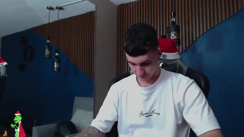 Snapshot of jacksonolsenn chatting on December 30, 7:53 pm Jackson Olsen online show from December 30, 7:53 pm