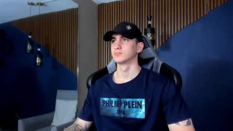 Snapshot of jacksonolsenn chatting on December 22, 12:16 pm Jackson Olsen online show from December 22, 12:16 pm