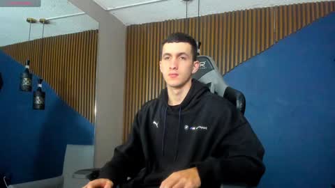 Snapshot of jacksonolsenn chatting on January 27, 12:16 pm Jackson Olsen online show from January 27, 12:16 pm