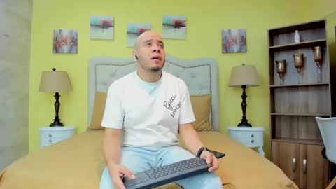 jacob_garcia_ online show from December 3, 12:22 pm