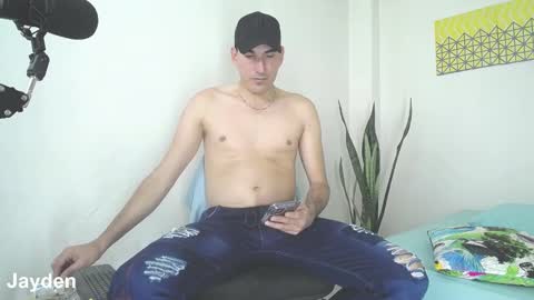 Snapshot of jacobandjayydenn chatting on January 16, 10:44 pm Jacob And Jayden online show from January 16, 10:44 pm