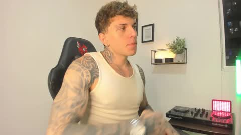 jacobb116 online show from December 3, 1:06 am