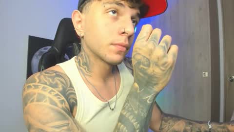 jacobb116 online show from October 19, 12:37 am