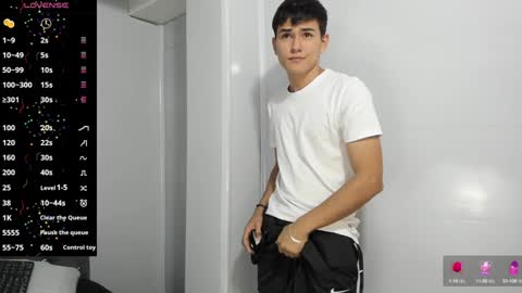 Snapshot of jacobb_lee chatting on December 13, 8:15 pm Jacob Lee online show from December 13, 8:15 pm