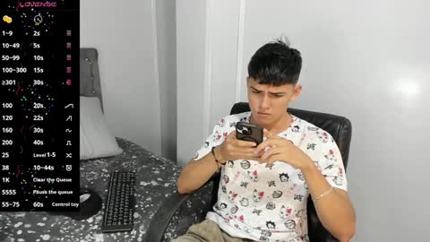 Snapshot of jacobb_lee chatting on December 26, 9:15 pm Jacob Lee online show from December 26, 9:15 pm