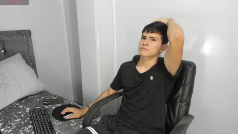 Snapshot of jacobb_lee chatting on December 14, 3:47 pm Jacob Lee online show from December 14, 3:47 pm