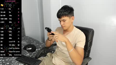 Snapshot of jacobb_lee chatting on January 7, 7:59 pm Jacob Lee online show from January 7, 7:59 pm