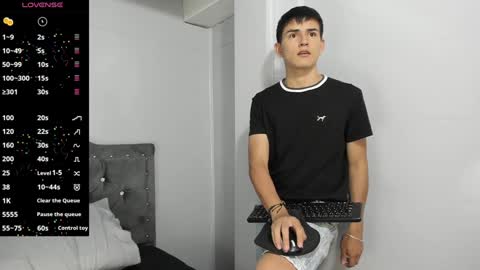 Snapshot of jacobb_lee chatting on December 11, 4:05 pm Jacob Lee online show from December 11, 4:05 pm