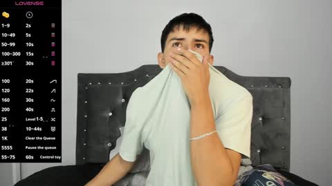 Snapshot of jacobb_lee chatting on December 7, 4:14 pm Jacob Lee online show from December 7, 4:14 pm
