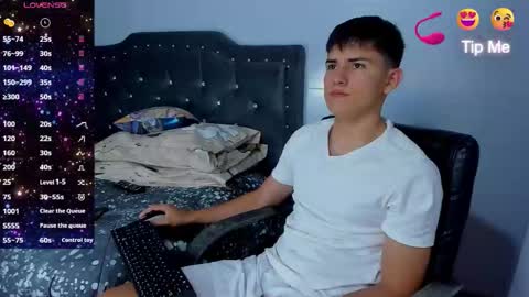 Snapshot of jacobb_lee chatting on September 16, 8:09 pm Jacob Lee online show from September 16, 8:09 pm