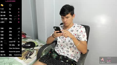 Snapshot of jacobb_lee chatting on January 29, 8:04 pm Jacob Lee online show from January 29, 8:04 pm