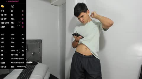 Snapshot of jacobb_lee chatting on December 13, 1:37 am Jacob Lee online show from December 13, 1:37 am