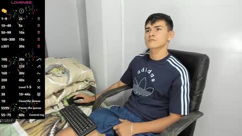 Snapshot of jacobb_lee chatting on February 18, 8:58 pm Jacob Lee online show from February 18, 8:58 pm