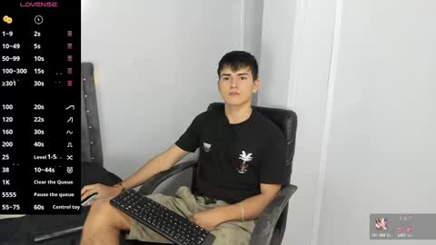 Snapshot of jacobb_lee chatting on March 5, 8:33 pm Jacob Lee online show from March 5, 8:33 pm