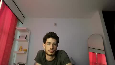 Snapshot of jacobmurphy2103 chatting on September 23, 3:22 pm Robin will only be on weekends if you want to see Jacob follow Dante DM online show from September 23, 3:22 pm