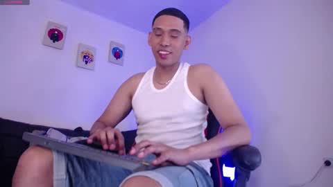 Snapshot of jaison_halls chatting on September 25, 3:49 am JAISON HALLS online show from September 25, 3:49 am