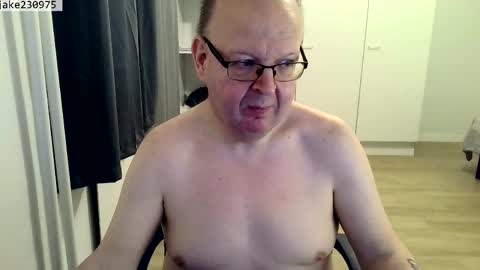 Jake2309 online show from April 11, 6:44 pm