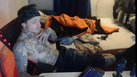 showingitoff online show from November 16, 4:47 am