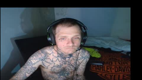 showingitoff online show from March 5, 7:26 am