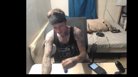 showingitoff online show from November 6, 4:26 am