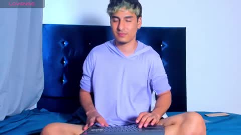 jake_jacksoon online show from February 11, 8:42 pm