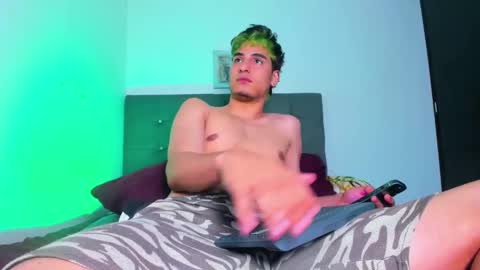 jake_jacksoon online show from December 31, 4:35 pm