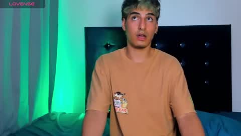 jake_jacksoon online show from February 9, 8:02 pm