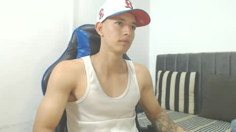 Hi guys im new 3 online show from April 15, 11:26 pm