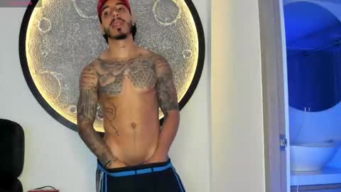 Santiago online show from November 12, 1:11 am