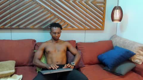 Snapshot of jamalmyst_ chatting on March 1, 7:48 pm online show from March 1, 7:48 pm