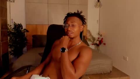 Snapshot of jamalmyst_ chatting on October 8, 4:17 am online show from October 8, 4:17 am
