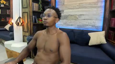 Snapshot of jamalmyst_ chatting on February 23, 7:47 pm online show from February 23, 7:47 pm