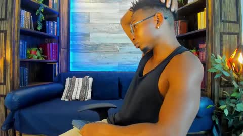 Snapshot of jamalmyst_ chatting on February 16, 11:48 pm online show from February 16, 11:48 pm