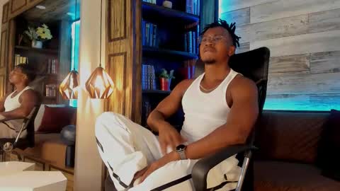 Snapshot of jamalmyst_ chatting on October 3, 4:28 am online show from October 3, 4:28 am