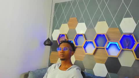 Snapshot of jamalmyst_ chatting on February 21, 7:32 pm online show from February 21, 7:32 pm